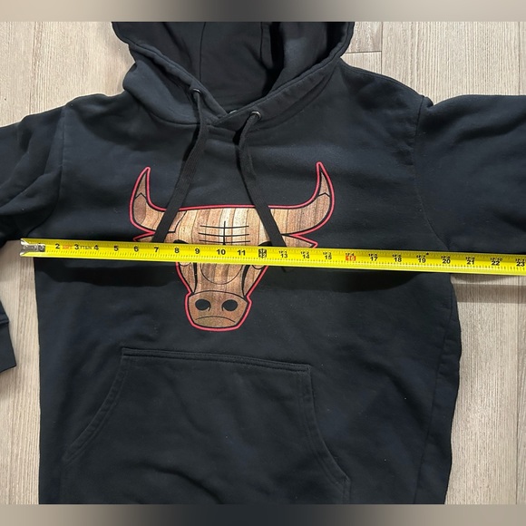 Fanatics Chicago Bulls men’s small black hoodie. Could fit up to women’s medium - Picture 5 of 7